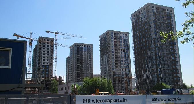 ЖК Лесопарковый, корпуса 5, 6, 4, 3, 2, 1, вид со стороны метро Лесопарковая, фото - 7 Квартирный контроль