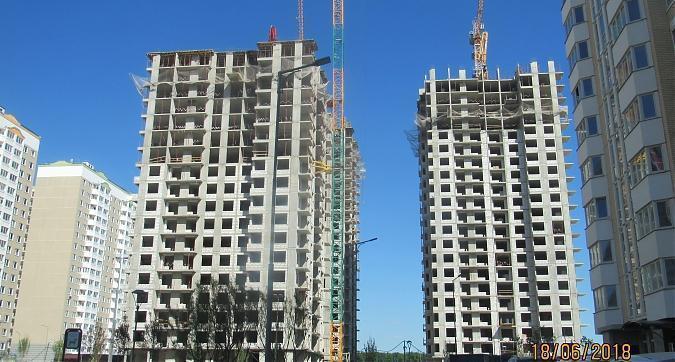ЖК Первый Московский, 30-й и 29-й корпуса, монолитные работы - вид с улицы Атласова, фото 1 Квартирный контроль