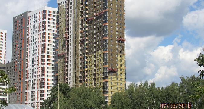 ЖК Оранж парк, 4 корпус - вид с улицы Строителей, фото 1 Квартирный контроль