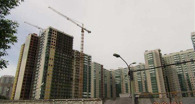 ЖК Изумрудные Холмы - вид на корпуса 14 и 15 со стороны Волоколамского шоссе Квартирный контроль