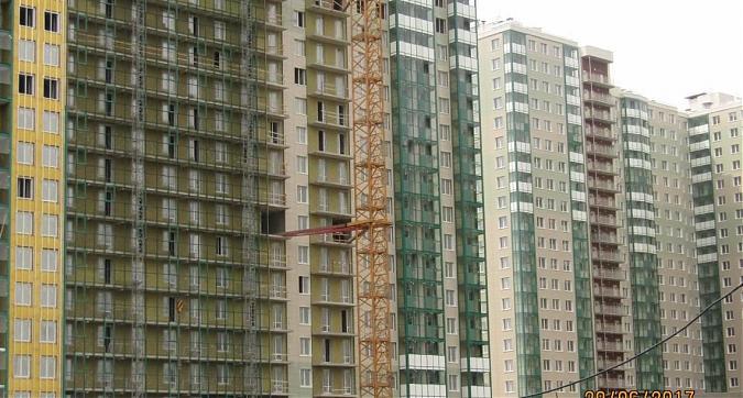 ЖК Изумрудные Холмы - вид на корпуса 14 и 15 со стороны Волоколамского шоссе Квартирный контроль