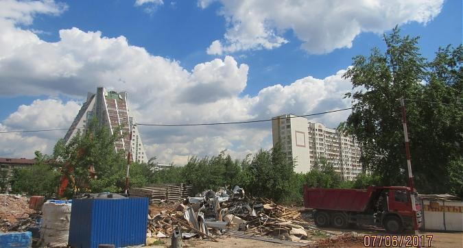 ЖК Новочеремушкинская, 17, очистка территории под строительство - вид с Новочеремушкинской улицы Квартирный контроль