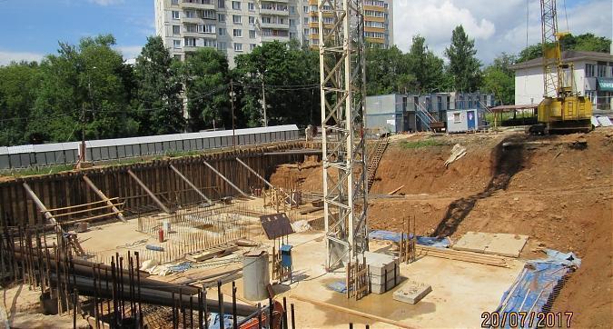 ЖК Свой - вид на строительство 1-го корпуса с Гродненской улицы Квартирный контроль