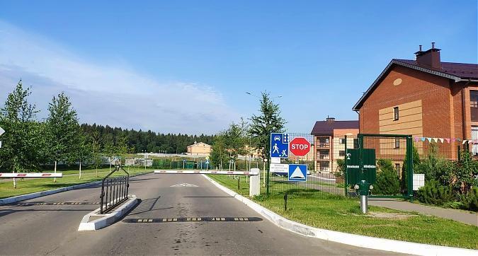 ЖК Экодолье Шолохово, вид на комплекс со стороны улицы Экодолье, фото 2 Квартирный контроль