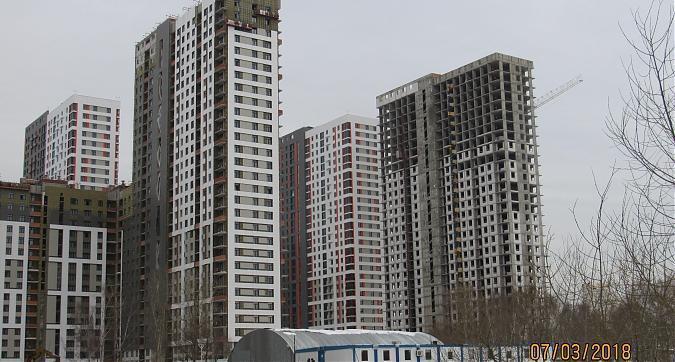 ЖК Оранж парк, 3-й и 4-й корпуса, вид с улицы Строителей, фото 1 Квартирный контроль
