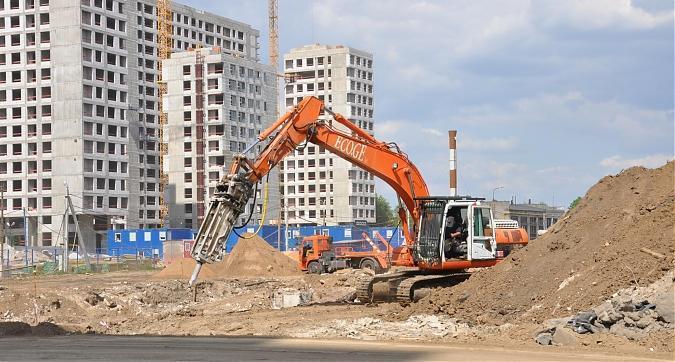 Работает строительная техника в ЖК Ривер Парк Квартирный контроль