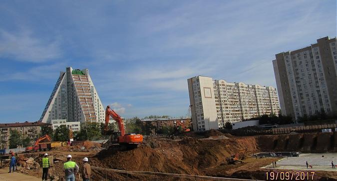 ЖК Новочеремушкинская, 17, 3-й корпус - работы по обустройству котлована, вид с Новочеремушкинской улицы, фото 4 Квартирный контроль