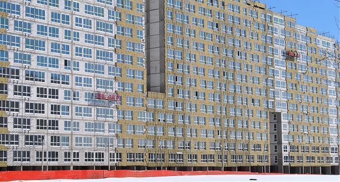 ЖК Парад Планет - проводится работа  по утеплению фасада Квартирный контроль