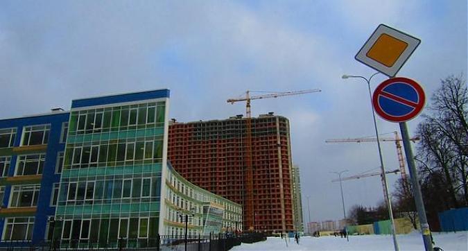 ЖК Изумрудные холмы - вид на 15-й корпус со стороны бульвара Космонавтов Квартирный контроль