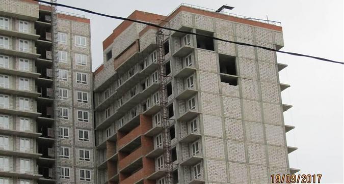 ЖК Лермонтова, 10 - в корпусе 2 проводится остекление Квартирный контроль
