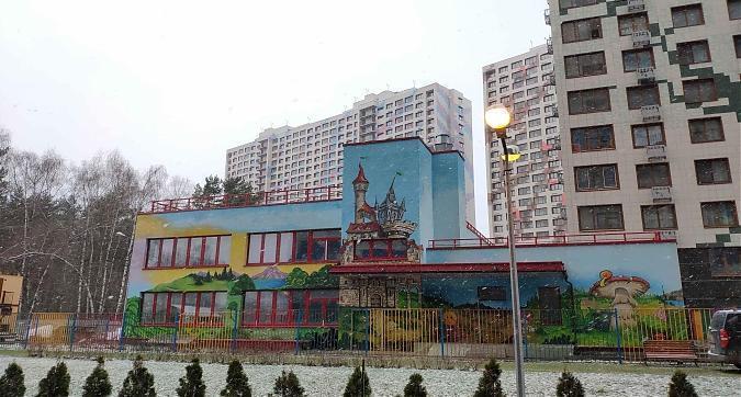 ЖК Белые Росы, детский садик на территории, вид с ул. Сосновой, фото 5 Квартирный контроль