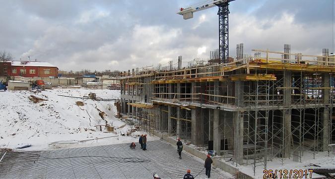 ЖК ИзМайЛовО, корпус Б - монолитные работы, вид с Верхней Первомайской улицы, фото 1 Квартирный контроль