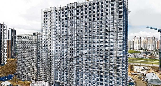 Первый Московский Город Парк - Корпус 8. Корпус построен под крышу. Ведутся работы по остеклению, а также внутренние инженерные работы. Квартирный контроль
