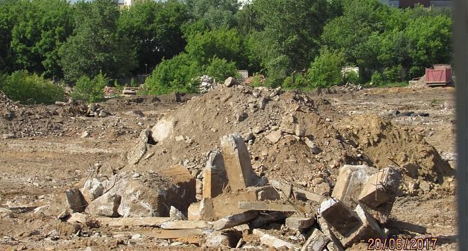 ЖК Level Амурская, подготовка территории к строительным работам - вид с Амурской улицы Квартирный контроль