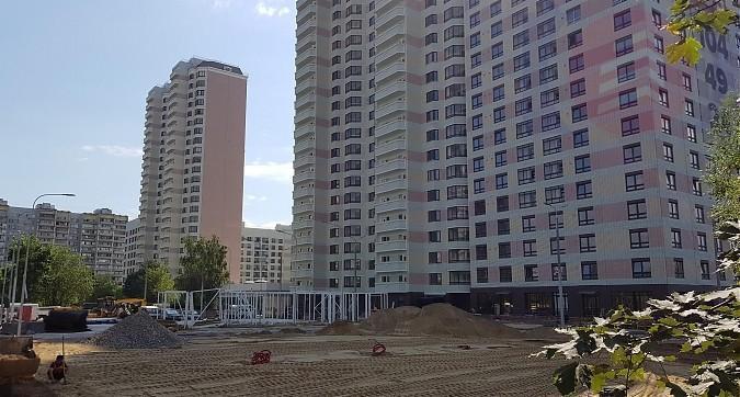 Офис продаж демонтирован, благоустройство территории. Квартирный контроль