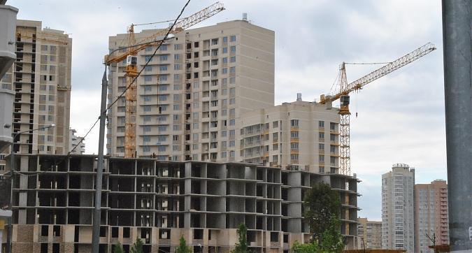 ЖК Центральный - корпус 52 в, проводятся монолитные работы Квартирный контроль