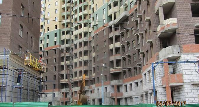 ЖК Две Столицы - вид на корпуса 12 и 14 со стороны улицы Германа Титова Квартирный контроль