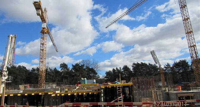 ЖК Дом Серебряный Бор - вид на комплекс со стороны набережной Москва реки Квартирный контроль