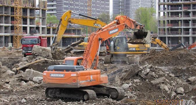 ЖК Черняховского 19 - вид с улицы Черняховского на строительство 1-го корпуса Квартирный контроль