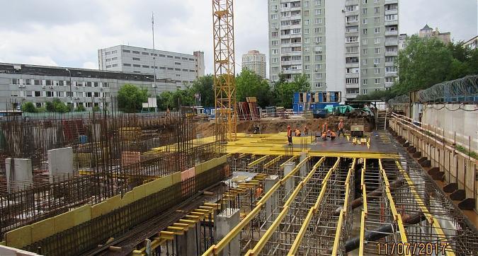ЖК Дом на Сходненской - вид с улицы Фабрициуса на строительство 1-й секции Квартирный контроль
