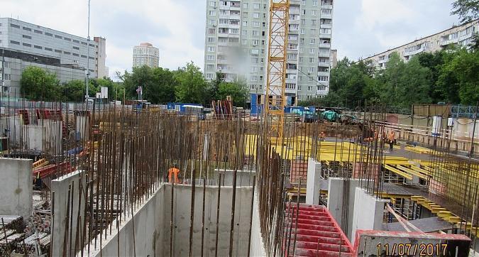 ЖК Дом на Сходненской - вид с улицы Фабрициуса на строительство 1-й секции Квартирный контроль