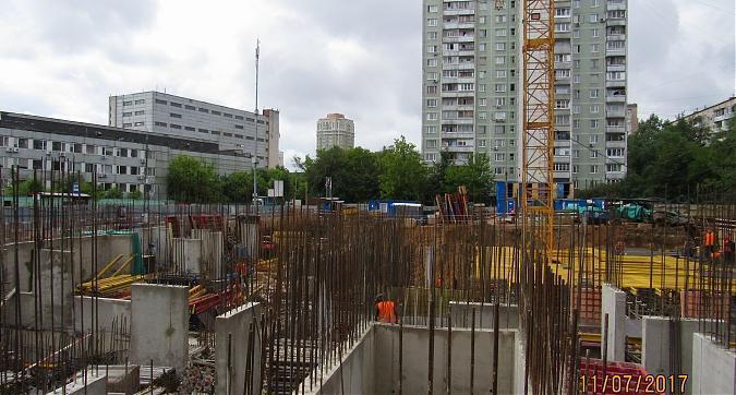 ЖК Дом на Сходненской - вид с улицы Фабрициуса на строительство 1-й секции Квартирный контроль
