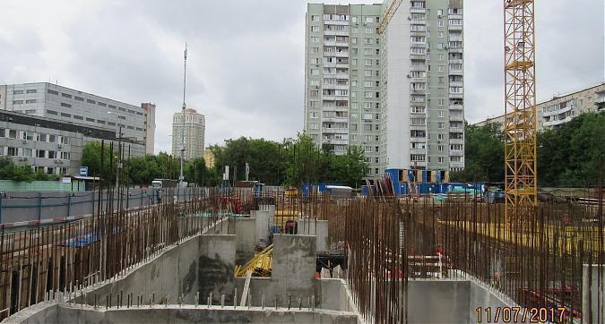 ЖК Дом на Сходненской - вид с улицы Фабрициуса на строительство 1-й секции Квартирный контроль