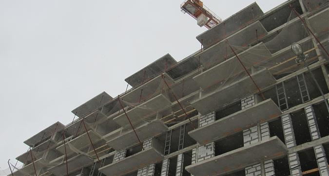 Вид с Левобережной улицы на комплекс апартаментов Янтарь-Apartments Квартирный контроль
