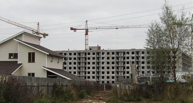 Микрорайон Красногорский - вид на строящийся жилой комплекс со стороны Родниковой улицы Квартирный контроль