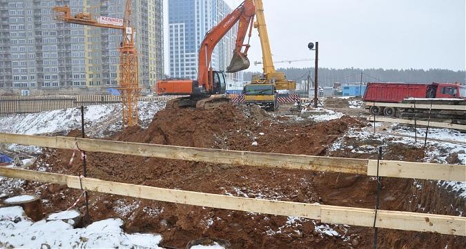 ЖК Эталон Сити, корпус № Б2, вид с улицы Поляны Квартирный контроль