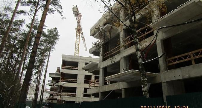 ЖК «Level Barvikha Residence» (Левел Барвиха Резиденс) в Одинцово - ЖК «Level Barvikha Residence» (Левел Барвиха Резиденс) в Одинцово - вид на 1-й и 2-й корпуса с западной стороны Квартирный контроль
