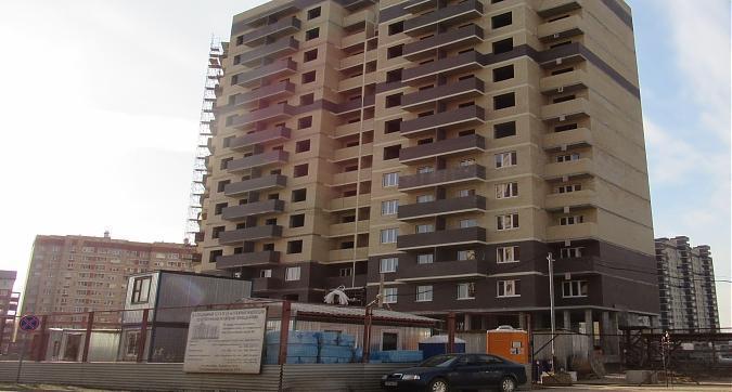 ЖК Лукино Варино, 5-й корпус, возведение наружных стен - вид с улицы Строителей, фото 1 Квартирный контроль