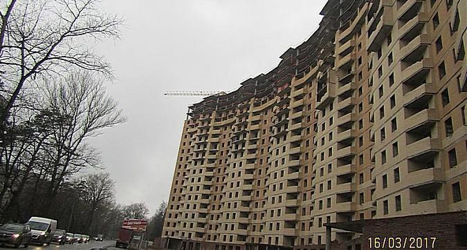 ЖК Лесная Корона - вид на комплекс со стороны улицы Тихонравова Квартирный контроль