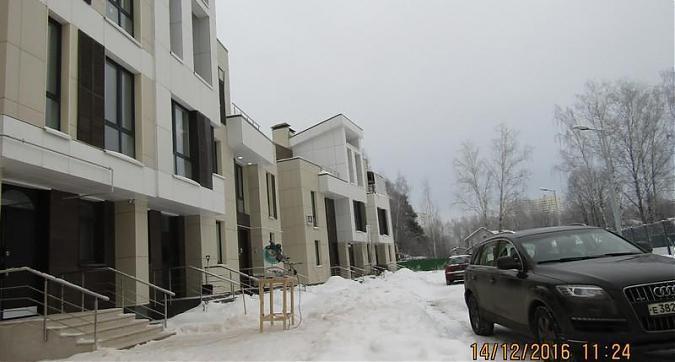 ЖК Загородный квартал - вид на таунхаусы с территории посёлка Квартирный контроль
