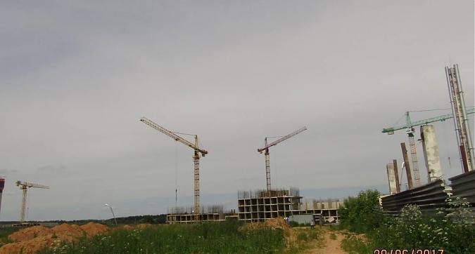 Микрорайон Красногорский - вид на строительную площадку со стороны Родниковой улицы Квартирный контроль