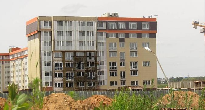 Микрорайон Красногорский - вид на корпус 1 со стороны Родниковой улицы Квартирный контроль