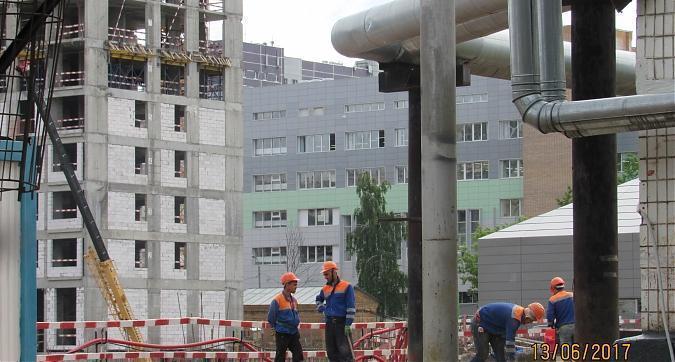 ЖК Черняховского 19 - вид с улицы Черняховского на строительство 1-го корпуса Квартирный контроль