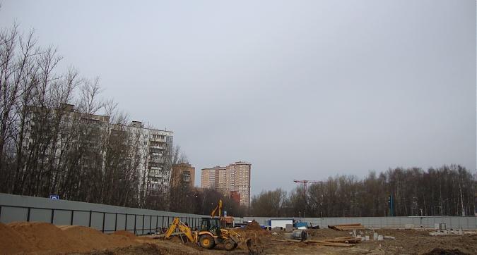 ЖК Одинград, корпус 6, 7, 8, котлованные работы, вид с ул. Маршала Бирюзова, фото -3 Квартирный контроль