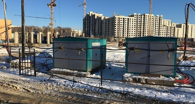 Вид с Производственной улицы на жилой комплекс Лучи Квартирный контроль