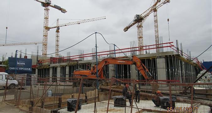 ЖК Искра Парк - вид с улицы Маршала Шапошникова Квартирный контроль