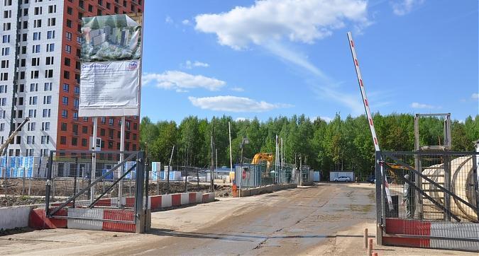 ЖК Саларьево парк, строительная площадка, вид со стороны метро Саларьево Квартирный контроль