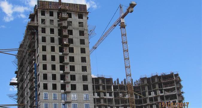 ЖК Петр 1 - вид на 3-й корпус с проезда Завода Серп и Молот Квартирный контроль