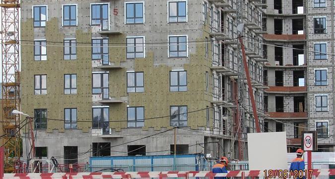 ЖК Петр 1 - вид на 3-й корпус с проезда Завода Серп и Молот Квартирный контроль
