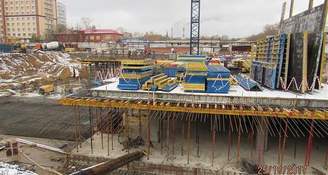 ЖК ИзМайЛовО, корпус Б - монолитные работы, вид с Верхней Первомайской улицы, фото 1 Квартирный контроль