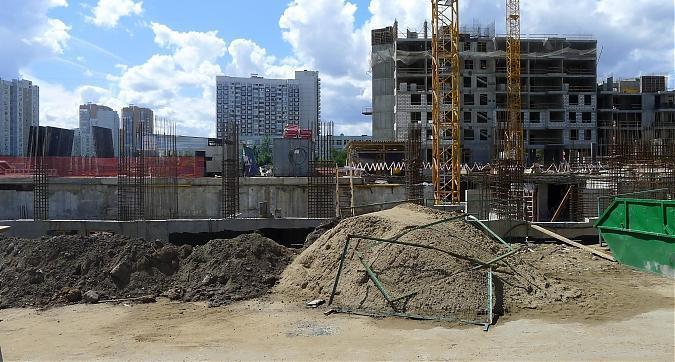 ЖК Тополя - Корпус 1, вид восточной стороны. Фото 3 Квартирный контроль