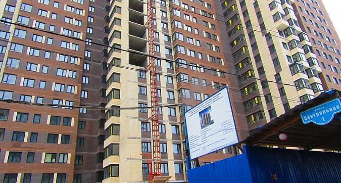 ЖК Молодёжный - вид на комплекс со стороны Центральной улицы Квартирный контроль