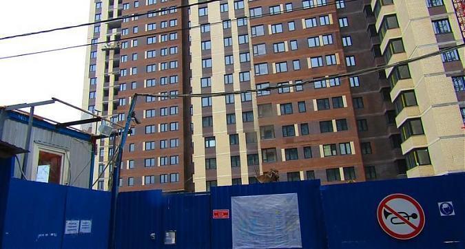ЖК Молодёжный - вид на комплекс со стороны Центральной улицы Квартирный контроль