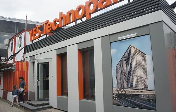 ЖК Апарт-отель YE'S Технопарк, офис продаж, вид со стороны станции метро Технопарк, фото 1 Квартирный контроль
