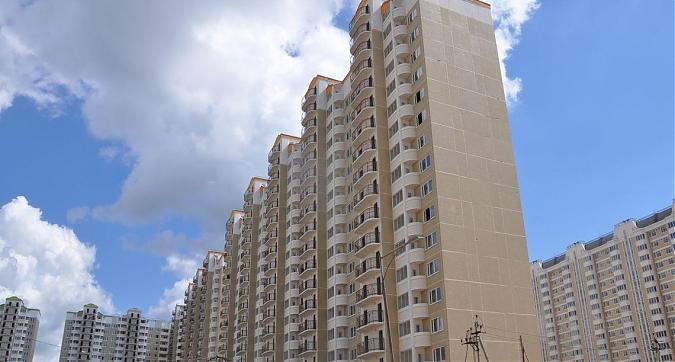 ЖК Первый Московский, 25-й корпус, вид с улицы Атласова, фото 2 Квартирный контроль