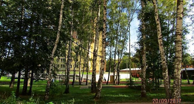 ЖК Цветочный город - зона отдыха в жилом комплексе Квартирный контроль